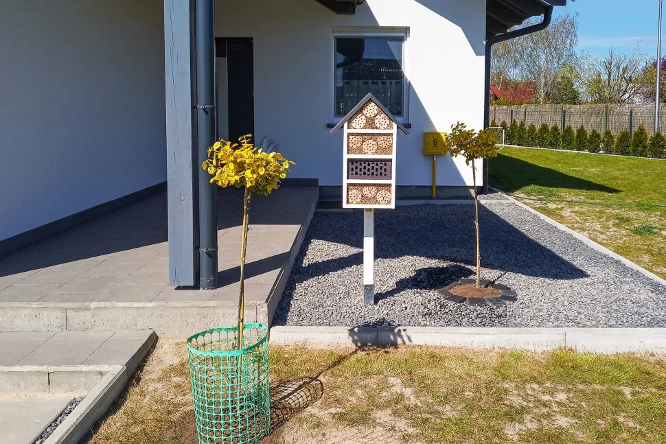 Domek dla owadów średni antracyt