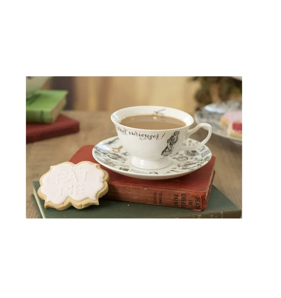 Filiżanka porcelanowa ze spodkiem Alicja w Krainie Czarów 210 ml