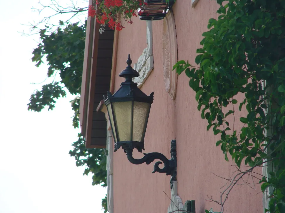 Lampa zewnętrzna ogrodowa kinkiet zewnętrzny lampion stojący duży